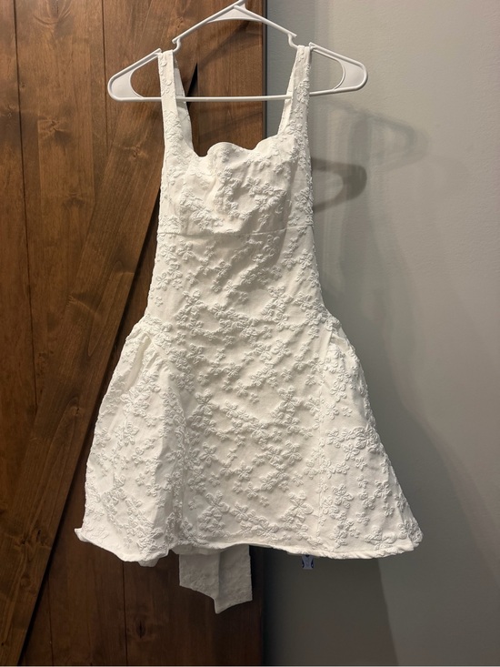 Cider Dresses & Skirts - Cider White Textured Floral A-Line Mini Dress